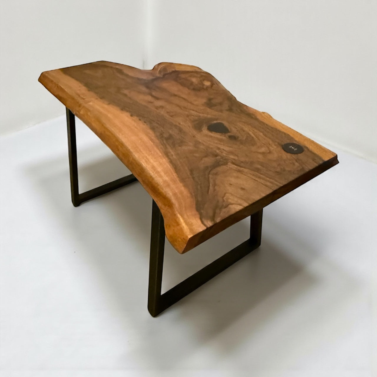 Desk with Built in Wireless Charger